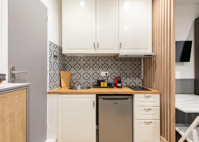 Raymond - Cosy Proche Montparnasse Апартаменты